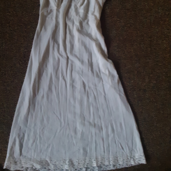 Small or Medium white/creme Full Length slip - Picture 3 of 3